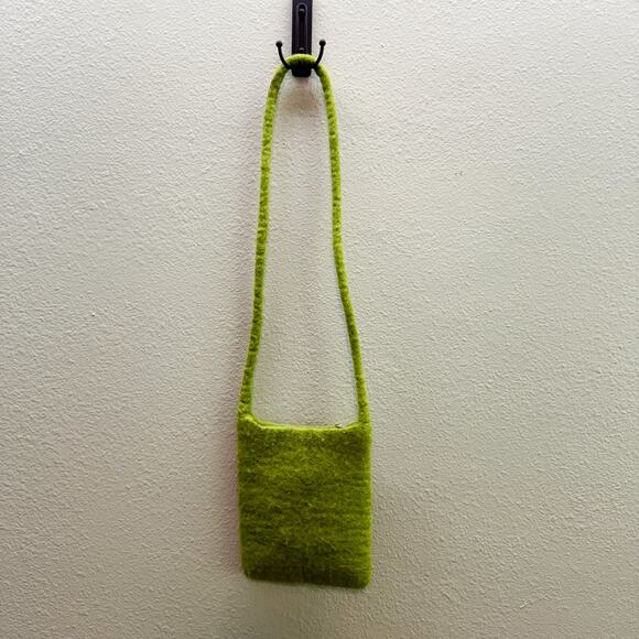 BNB Green Wool Bird + Heart Zip Closure Purse - Picture 7 of 8